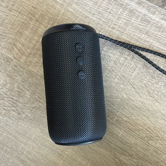 HIGH SIERRA KODIAK IPX7 Outdoor Bluetooth Speaker - Picture 3 of 9